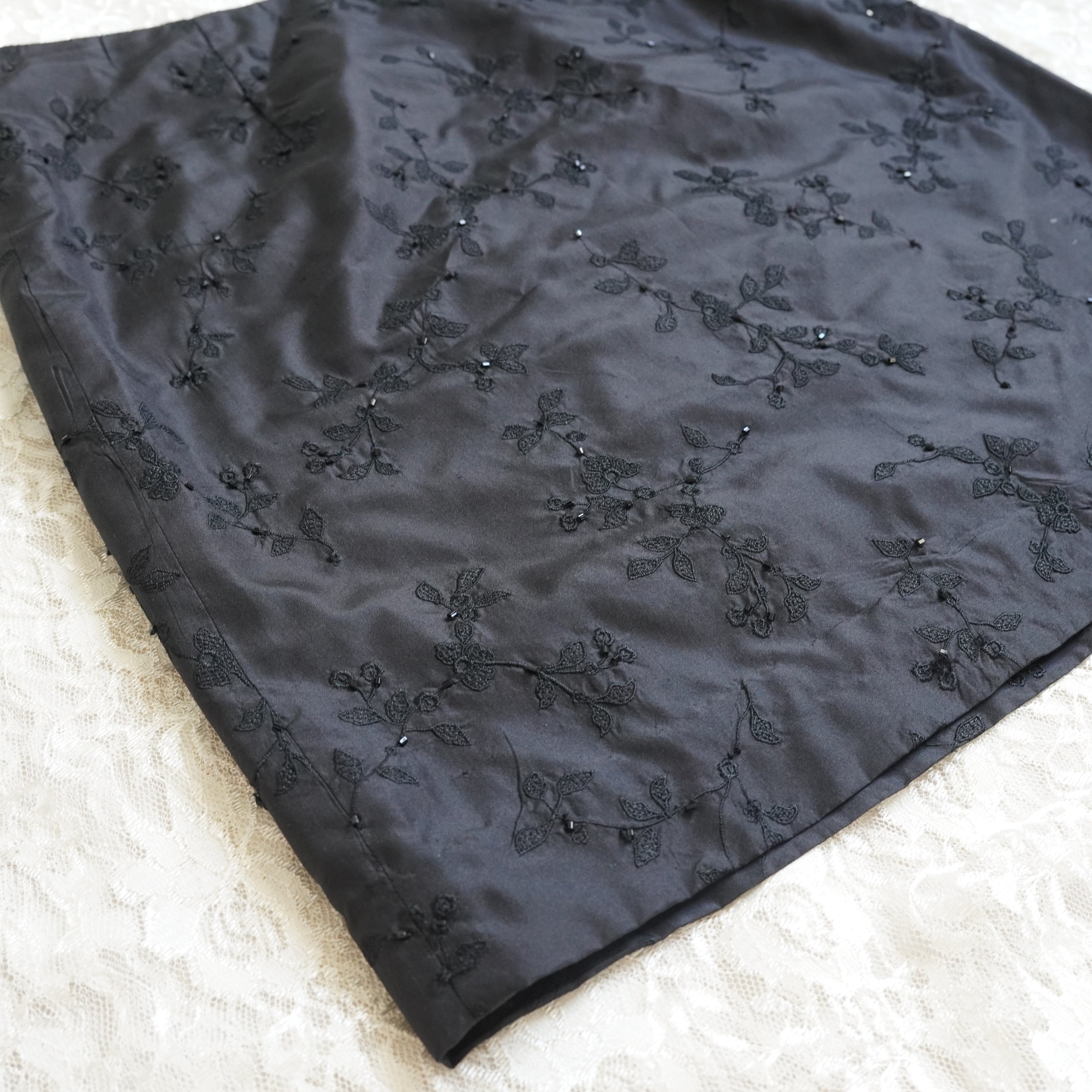 Ann Taylor Silk Embroidered Pencil Skirt