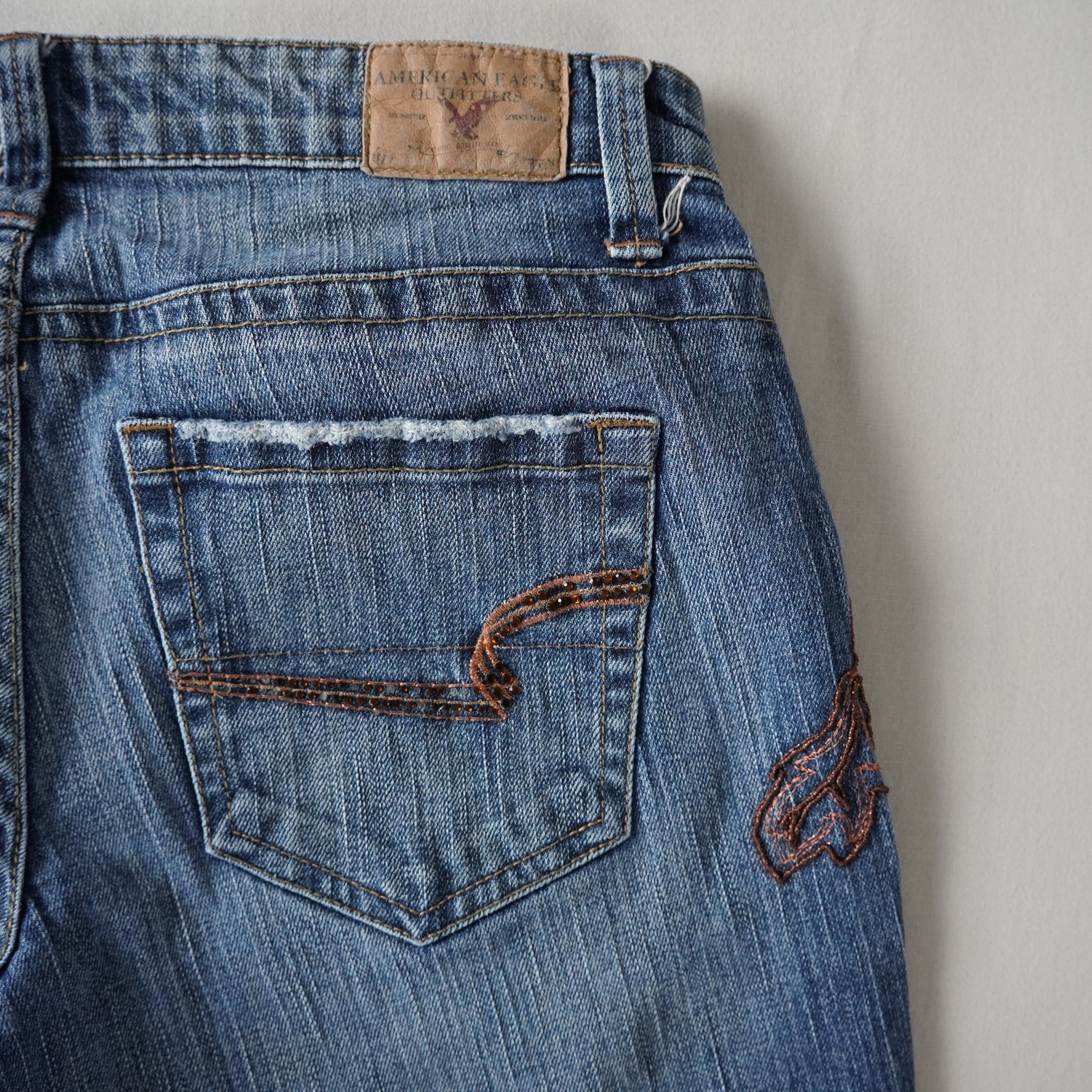 American Eagle Embroidered Sequin Low Rise Bootcut Jeans | Y2K |Size 6