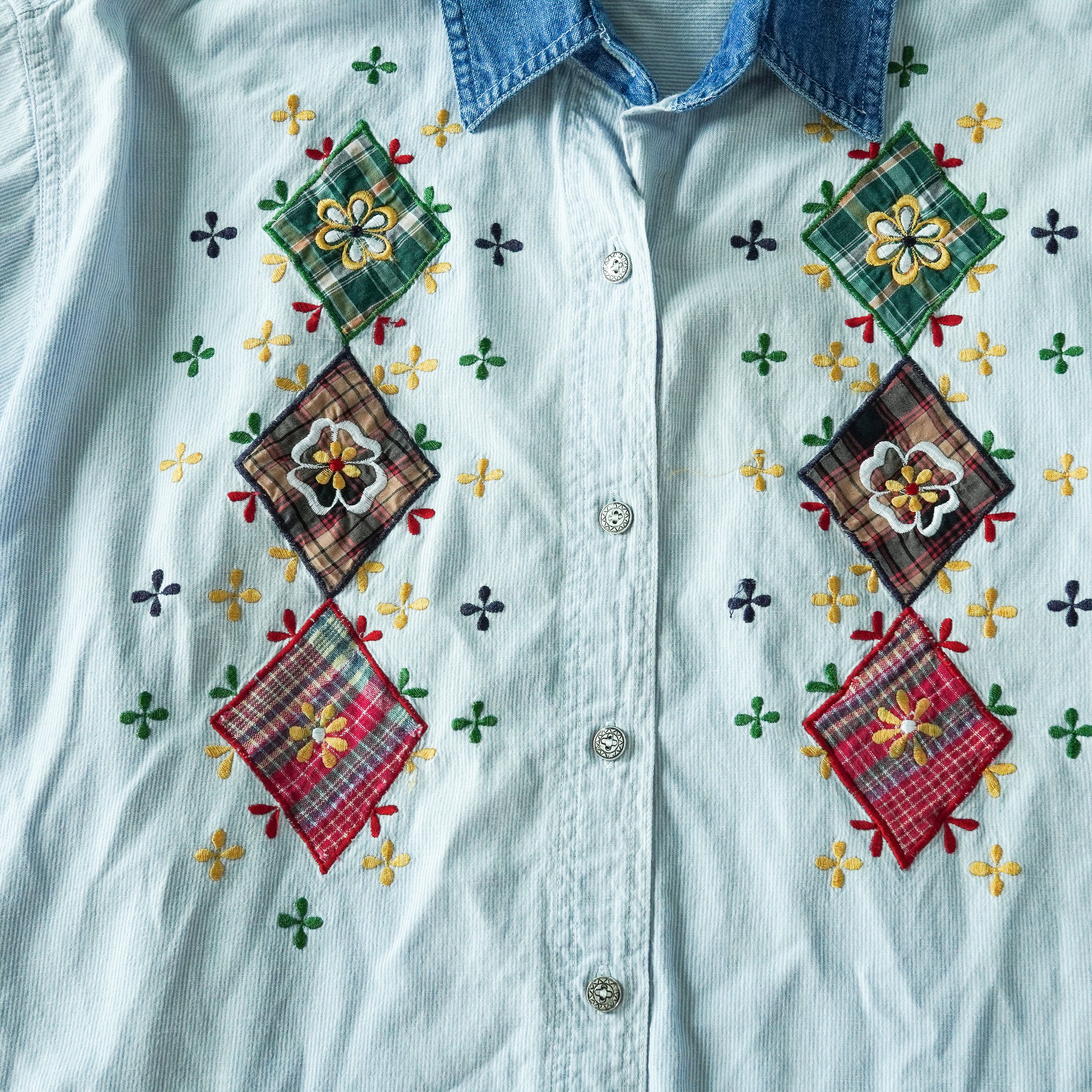Vintage 90s New Directions Embroidered Patchwork Denim Collar Button-Up Shirt | Medium