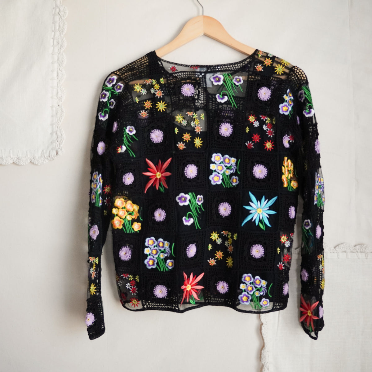 Lisa Crochet Floral Embroidered Cardigan & Tank Top Set | Vintage | Size S