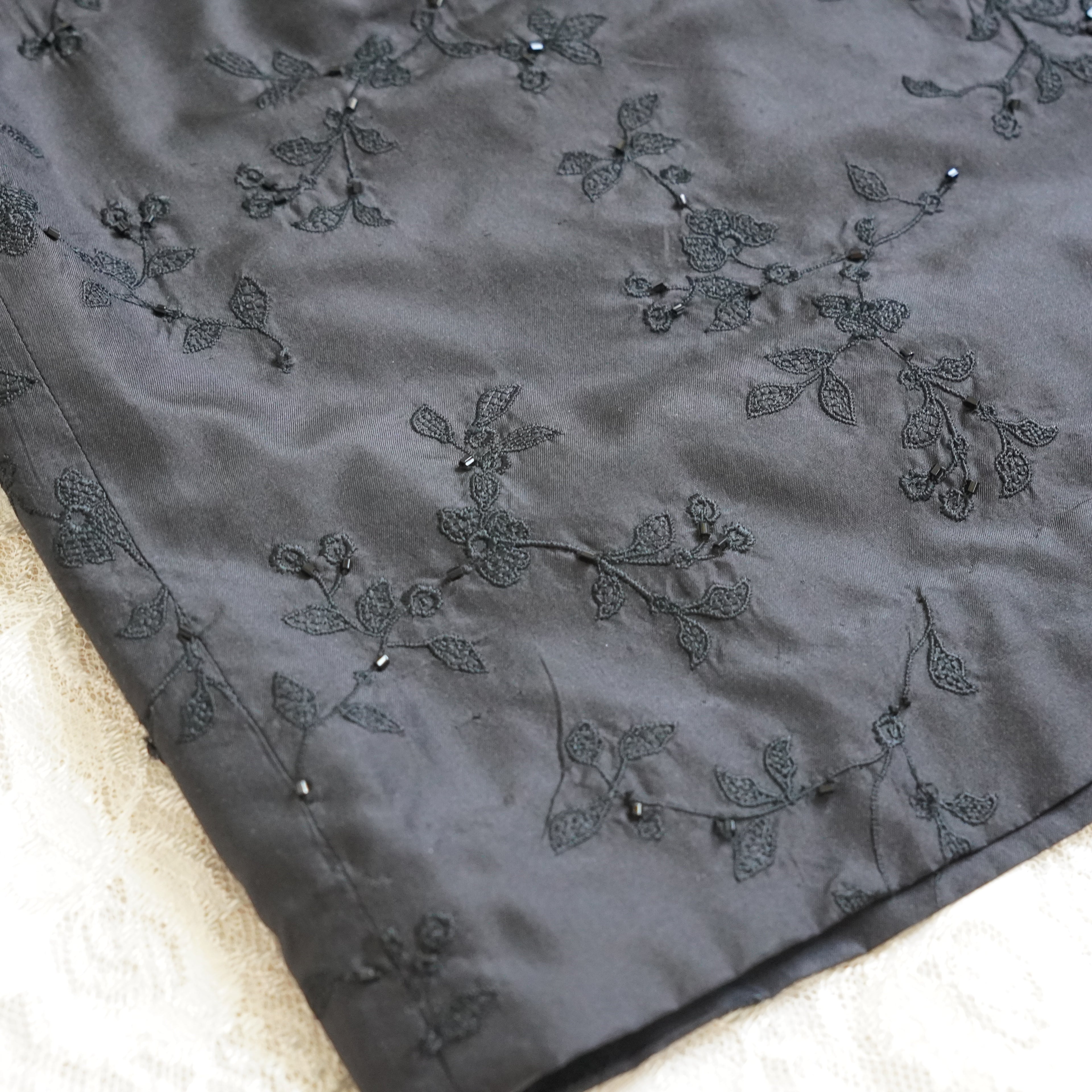 Ann Taylor Silk Embroidered Pencil Skirt