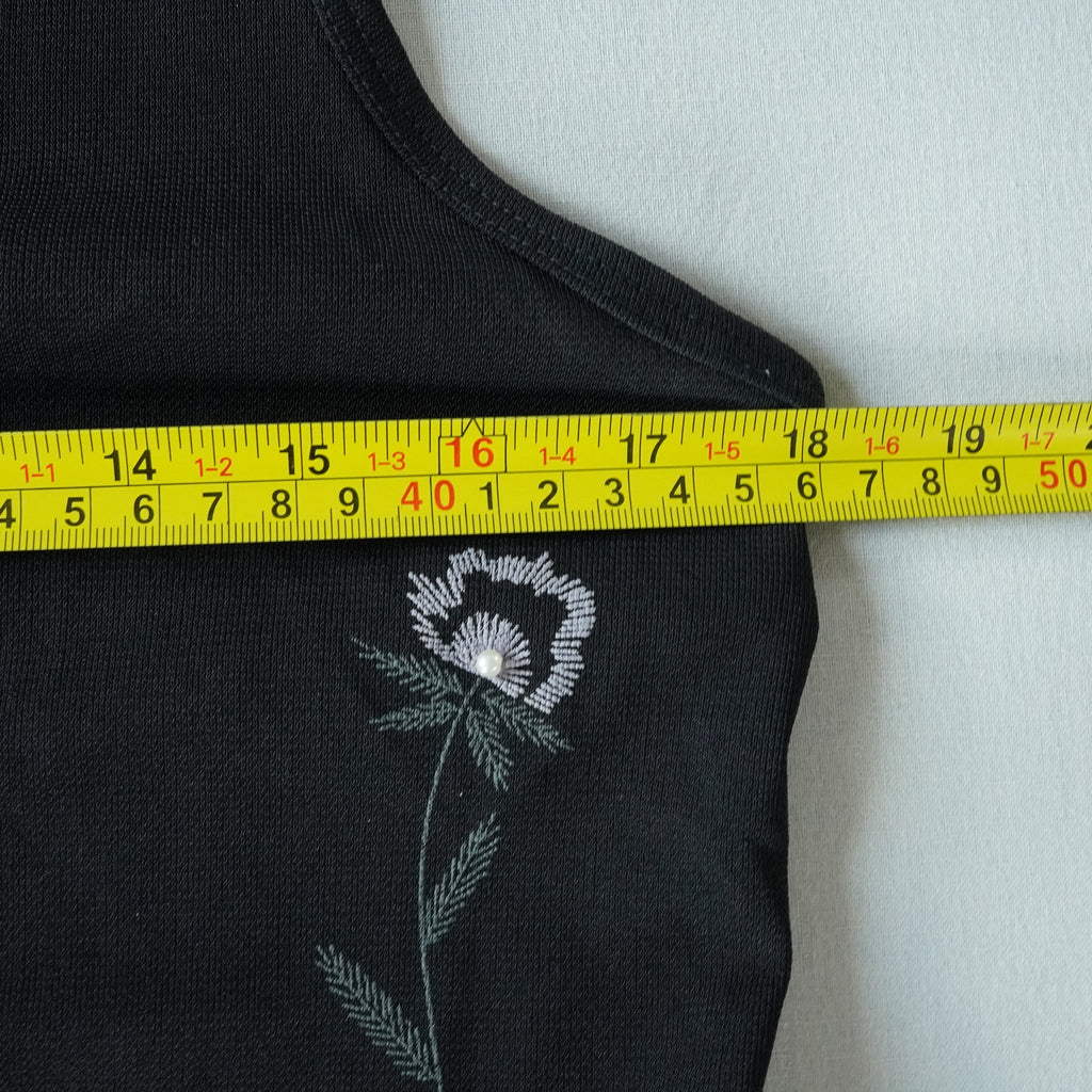 Outfit JPR Floral Embroidered Appliqué Tank Top | Y2K | Medium