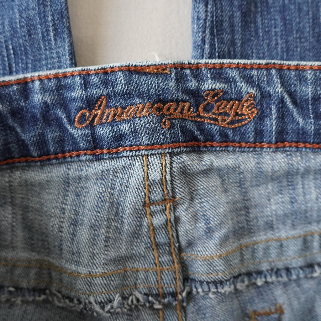 American Eagle Embroidered Sequin Low Rise Bootcut Jeans | Y2K |Size 6