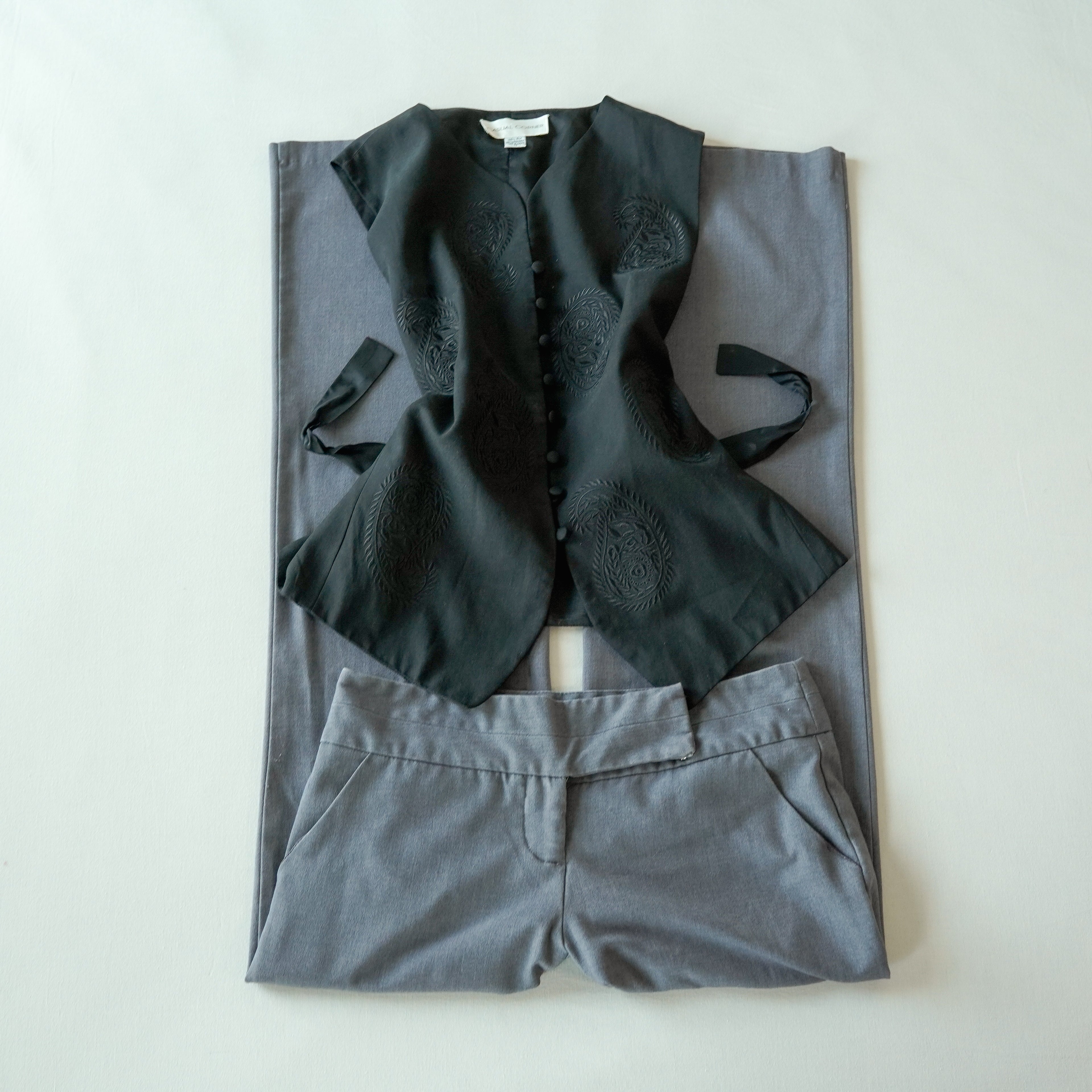 Casual Corner 100% Silk Black Paisley Vest | Vintage | Medium