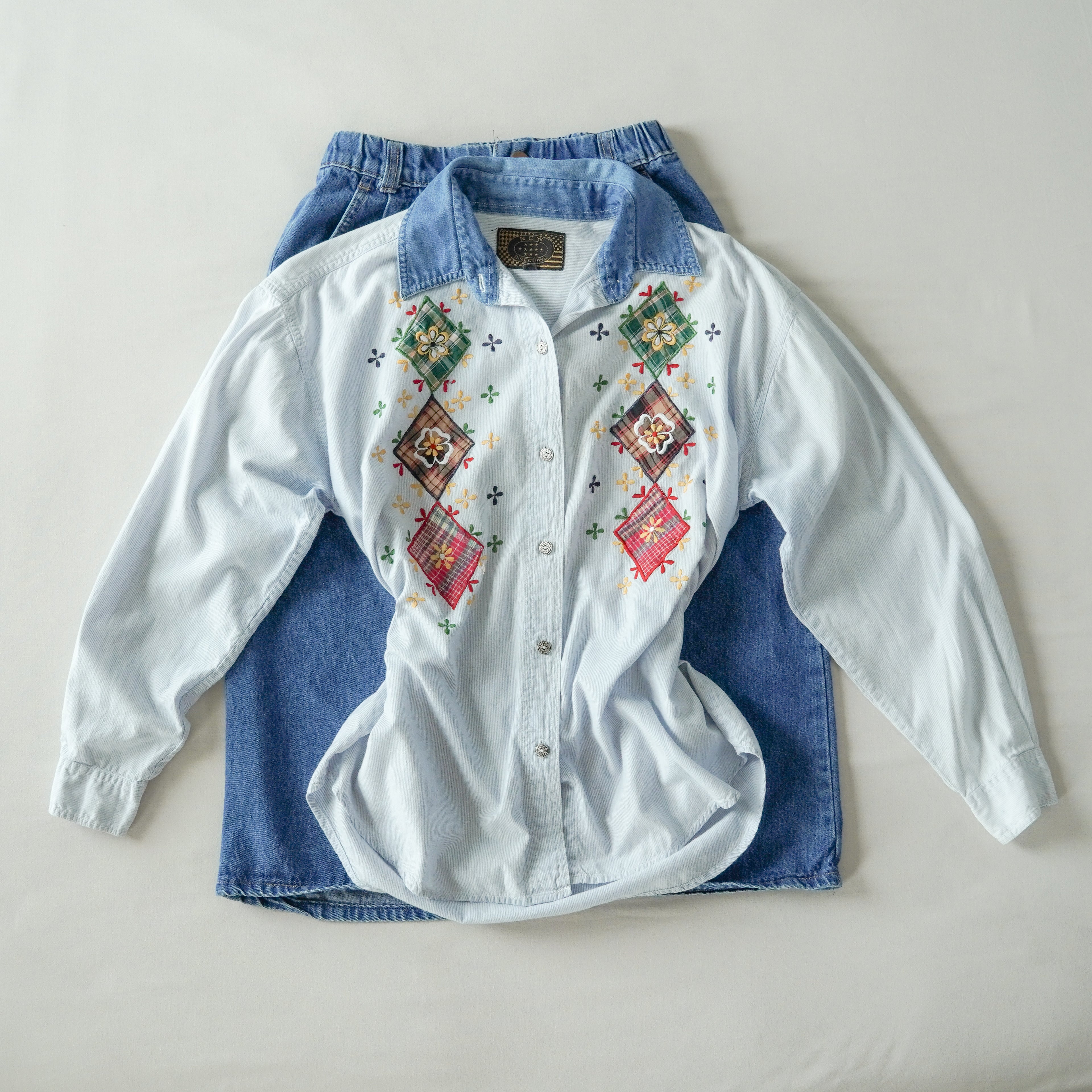 Vintage 90s New Directions Embroidered Patchwork Denim Collar Button-Up Shirt | Medium